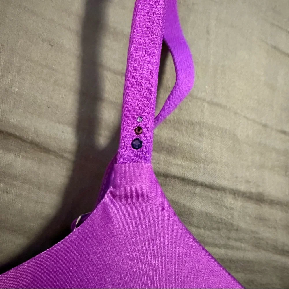 Victoria’s Secret Purple BIOFIT Demi Uplift Bra size 34D - Picture 3 of 6